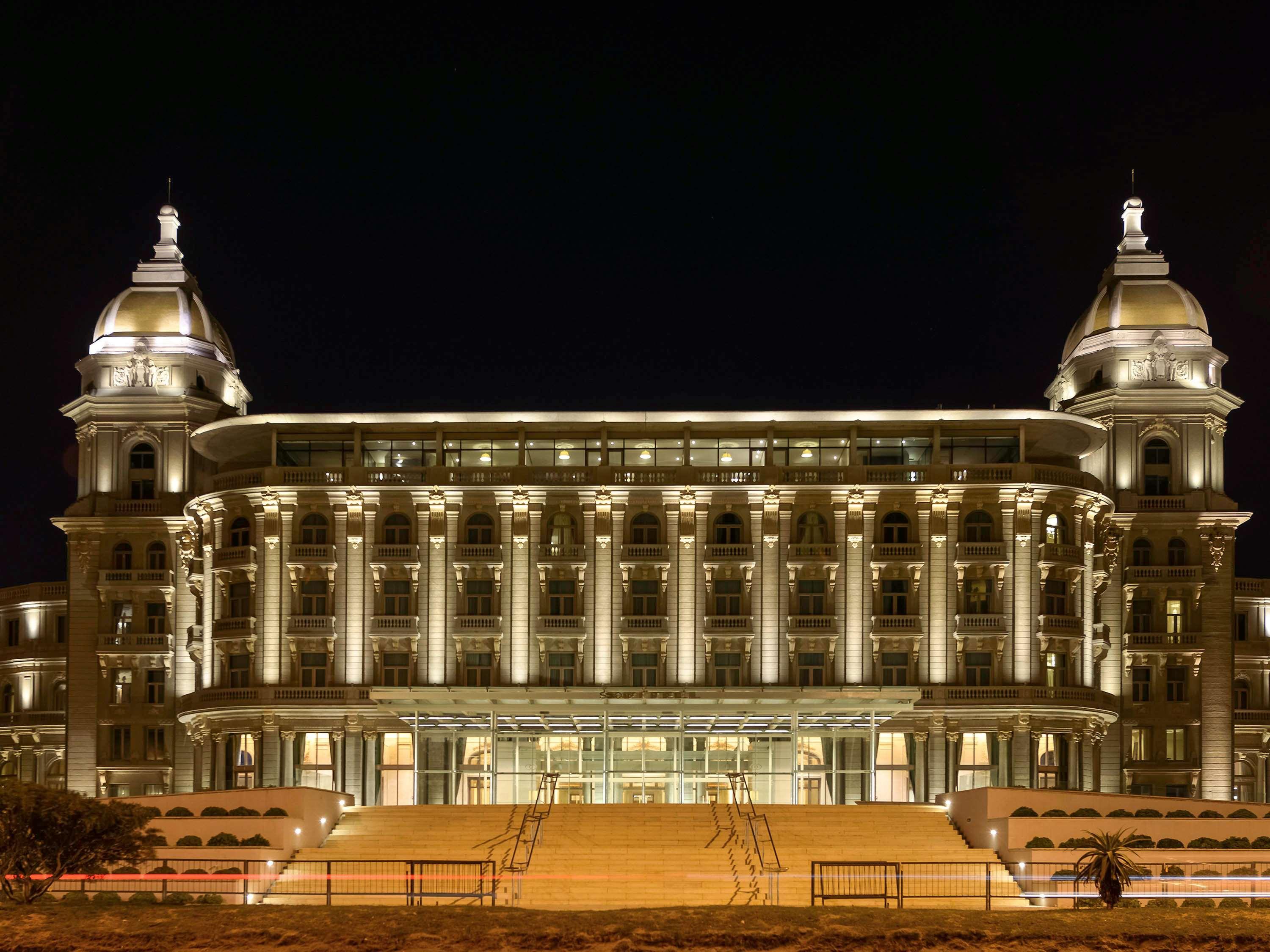 Sofitel Montevideo Casino Carrasco & Spa Εξωτερικό φωτογραφία The Grand Hotel at night