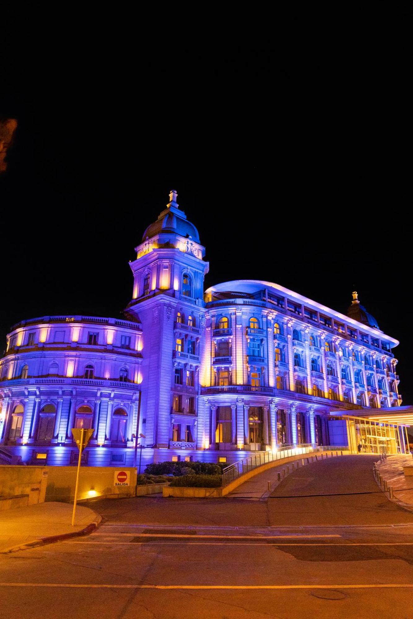 Sofitel Montevideo Casino Carrasco & Spa Εξωτερικό φωτογραφία The hotel at night