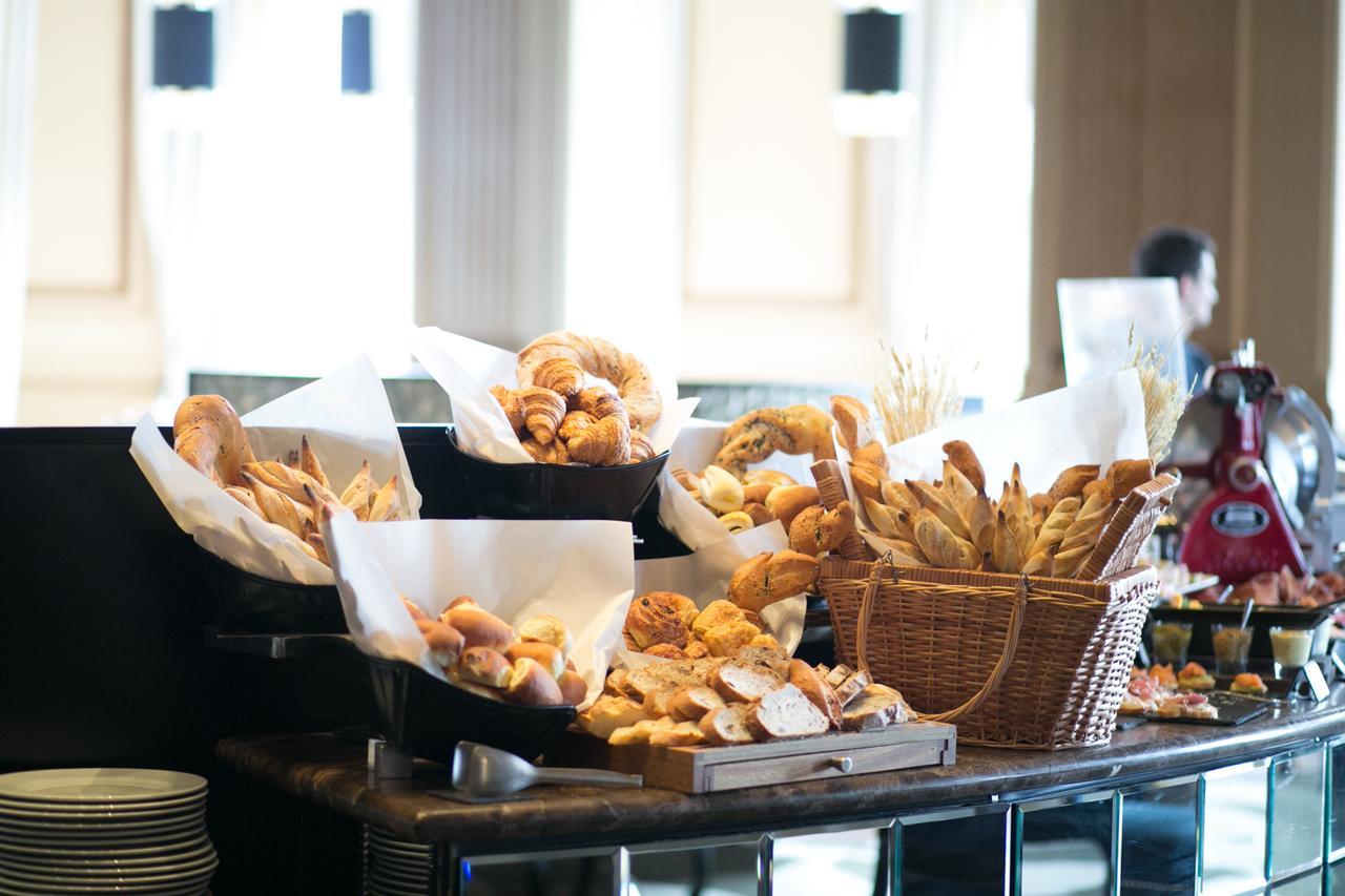 Sofitel Montevideo Casino Carrasco & Spa Εξωτερικό φωτογραφία A bread station